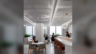 Niestandardowa architektoniczna siatka metalowa do szaf i wnętrz